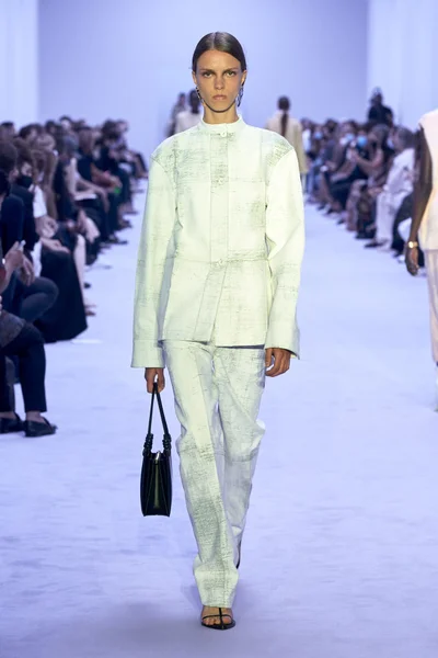 Look 29